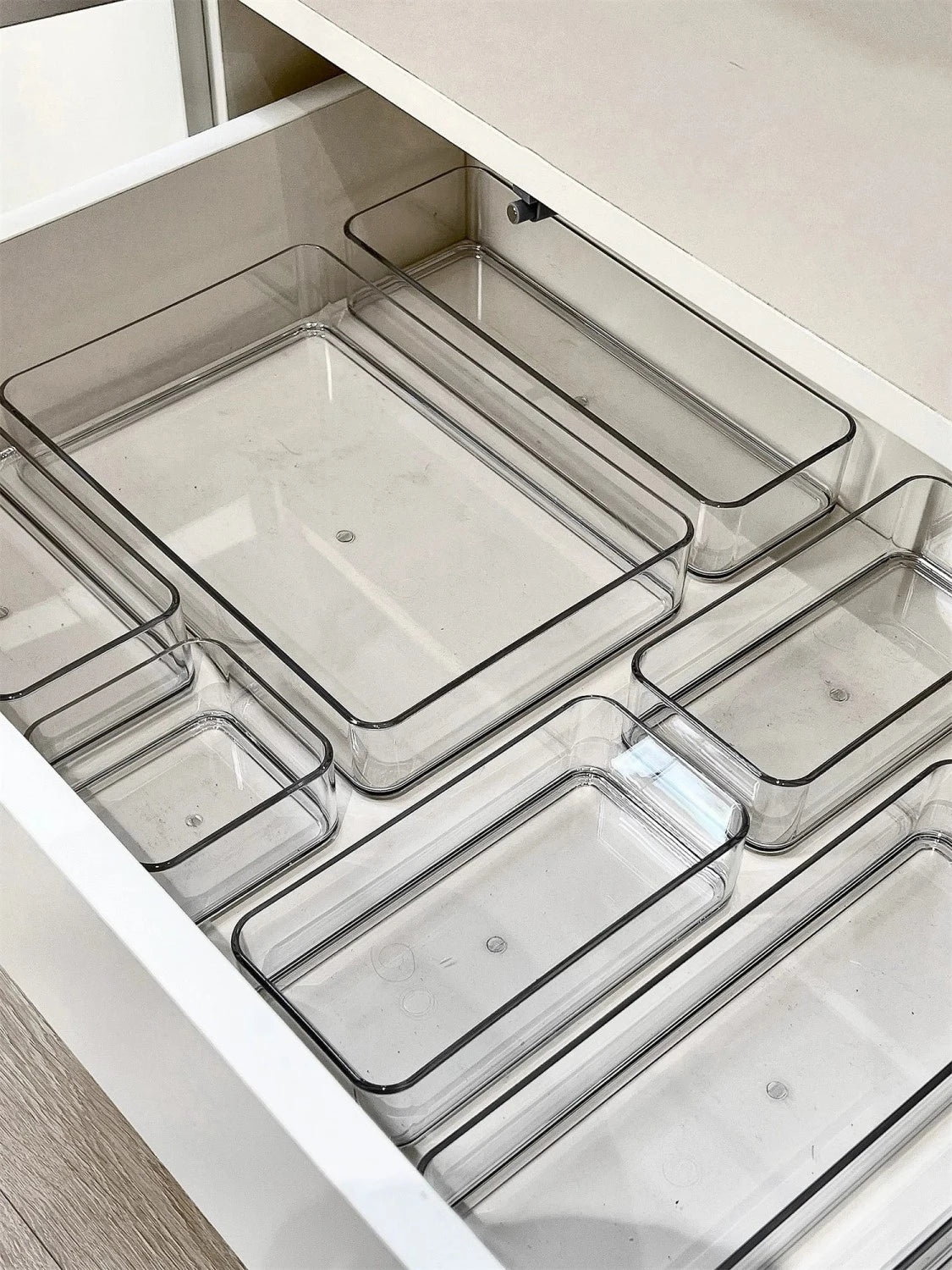 Clear Plastic Drawer Organizers Set Versatile Bathroom and Vanity Drawer Organizer Trays Storage Bins for Makeup Kitchen Gadgets
